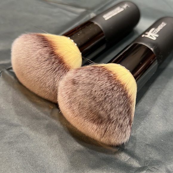 2x IT Cosmetics Heavenly Luxe N°1 Airbrush Powder & Bronzer Brush - Picture 2 of 4